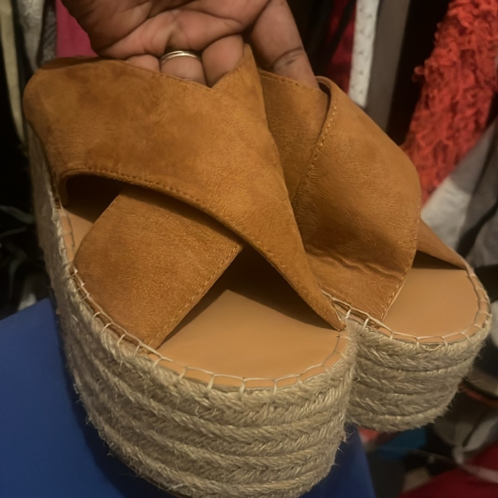 Shu Shop suede wedge with straps-8.5 - Picture 2 of 5